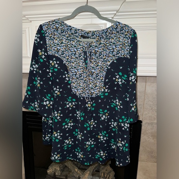 Ann Taylor Tops - Ann Taylor Blue/Green Floral Print Short Sleeve Blouse- Size L